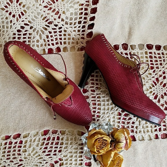 Wine Red leather, very soft and comfortable shoes - Picture 3 of 3